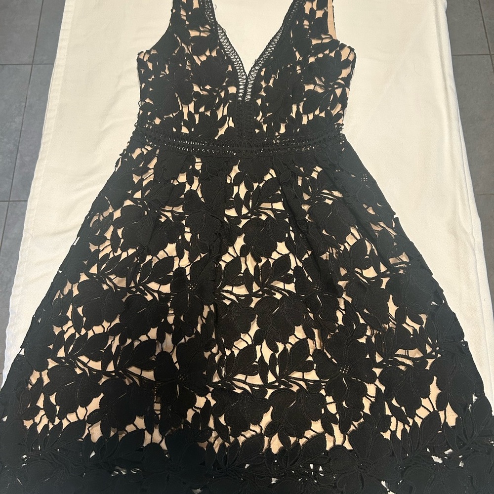 Stunning Romeo & Juliet Couture Black Lace Overlay Floral Dress